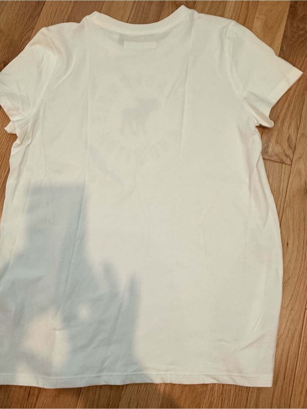 NWT! Abercrombie & Fitch Kids White Tee with Black Logo - Picture 5 of 5